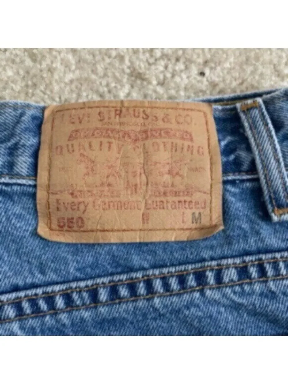 Levi’s 550 Original Raw-Edge Denim Shorts - Picture 5 of 11